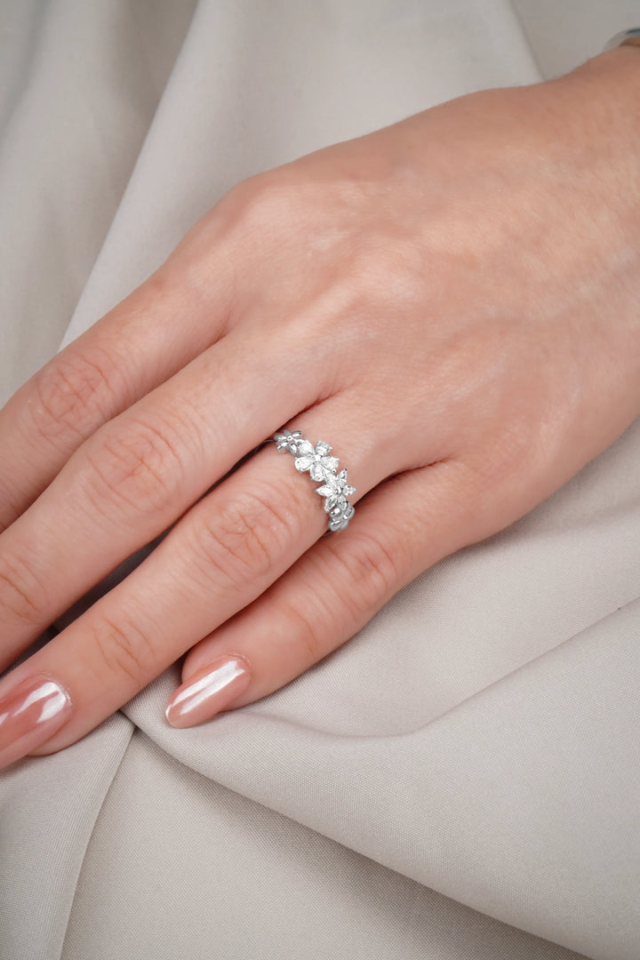 Nhẫn Bốn Hoa 5 Cánh Kiểu Ý 750 Bảo Tín K&K