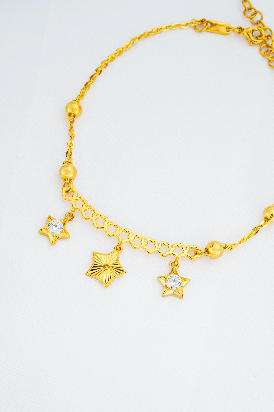 Lắc Tay Chữ Cong Charm Ngôi Sao Vàng 610 Đính Đá CZ Bảo Tín K&K