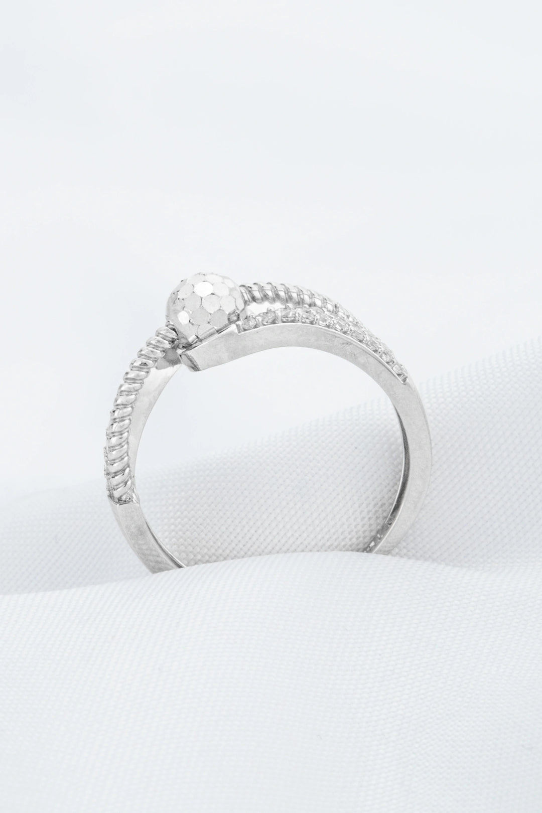 Nhẫn Bi Móc Máy Hai Bên Hàng Tấm Đính Đá CZ Vàng Trắng 610 Bảo Tín K&K