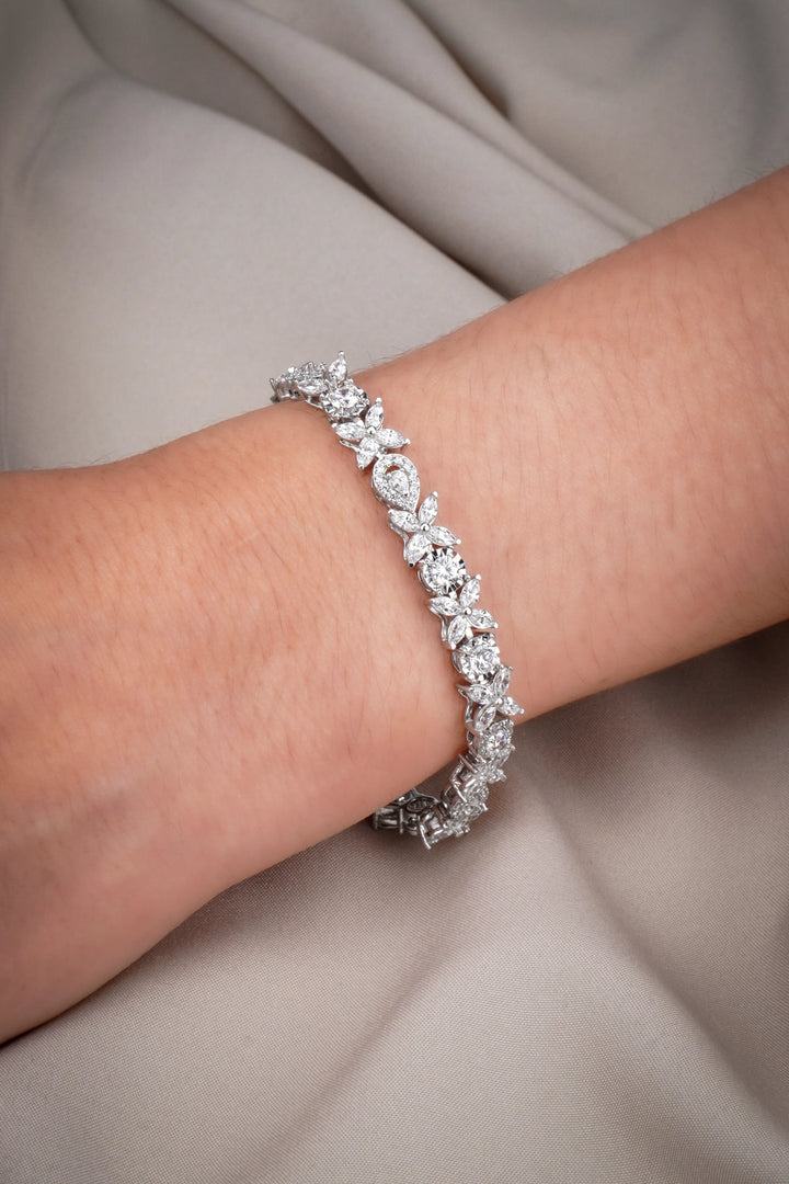 Lắc Tay Hoa 4 Cánh Xen Kẽ Hạt Tấm Kiểu Ý 750 Bảo Tín K&K