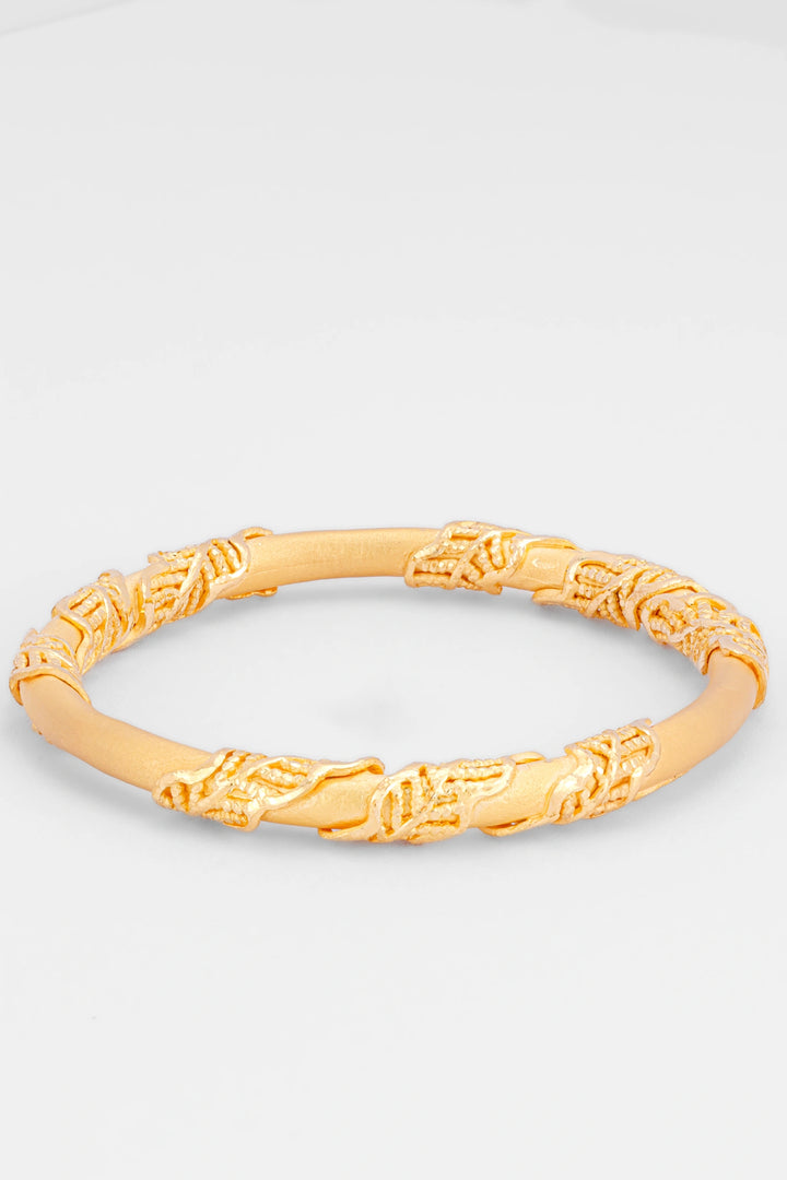Vòng Tay Xi Mờ Quấn Hoa Vàng 980 Bảo Tín K&K