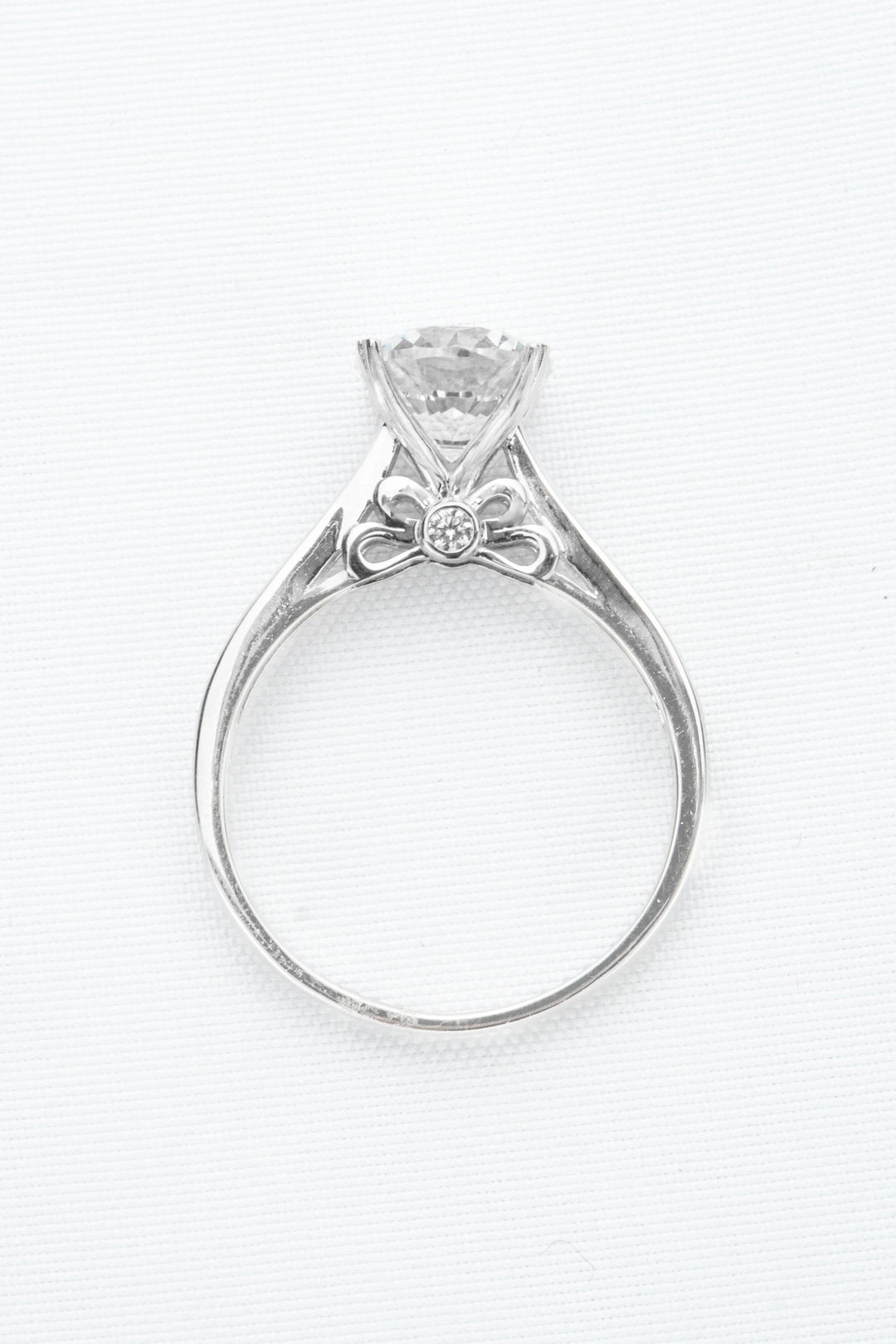 Nhẫn Một Hột Chấu Nơ Vàng Trắng 610 Đính Đá CZ Bảo Tín K&K